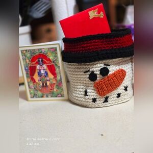 NWOT Hand Crocheted Cheery Snowman Basket